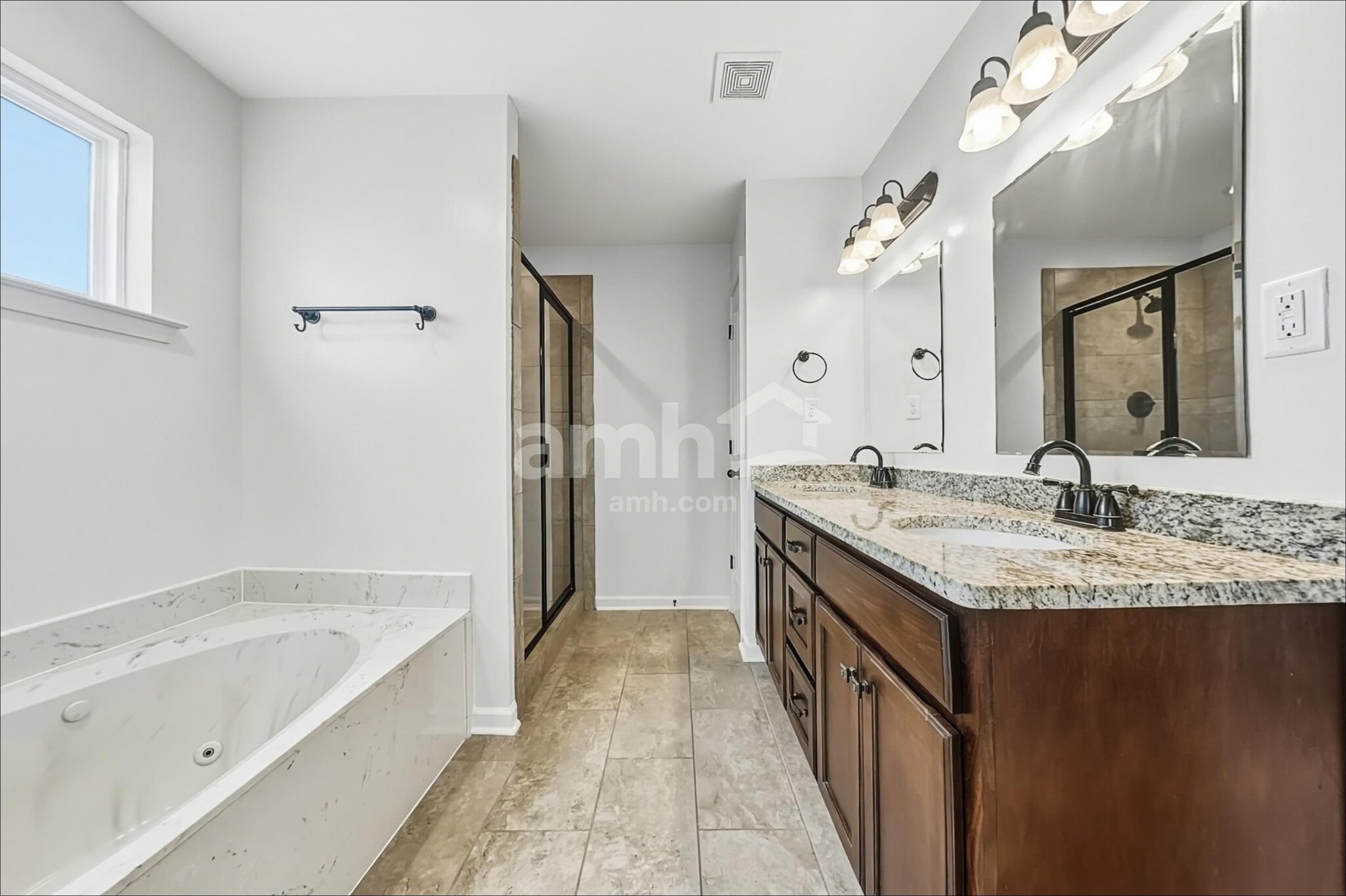 Building Photo - 3230 Magnolia Bloom Dr