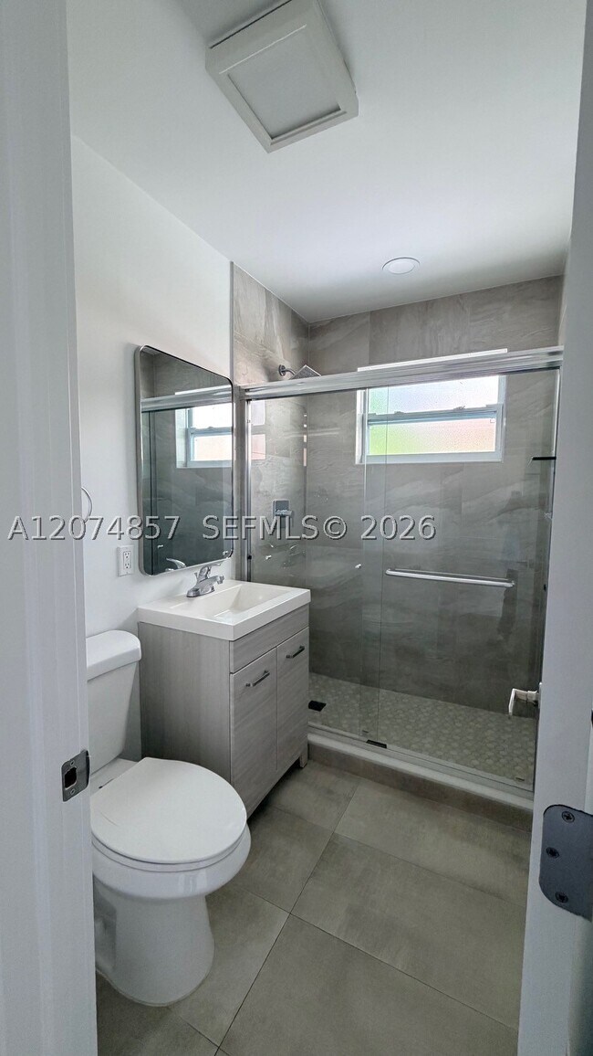 Building Photo - 3144 SW 23rd St