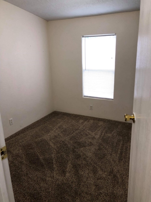 Building Photo - 503 Uhland Rd