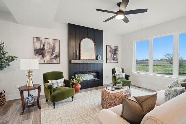 Building Photo - 3 Bedroom Townhome Available November 5th, 2025!