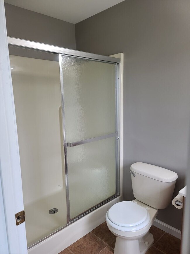 Building Photo - 3 Bed 2.5 Bath Townhome Ready for You in W...