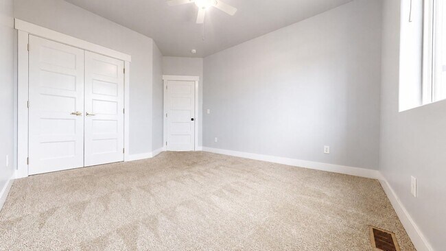 Building Photo - 3660 Native Dancer Dr