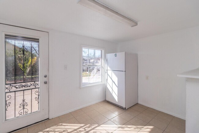 Building Photo - 8004 Mendez St