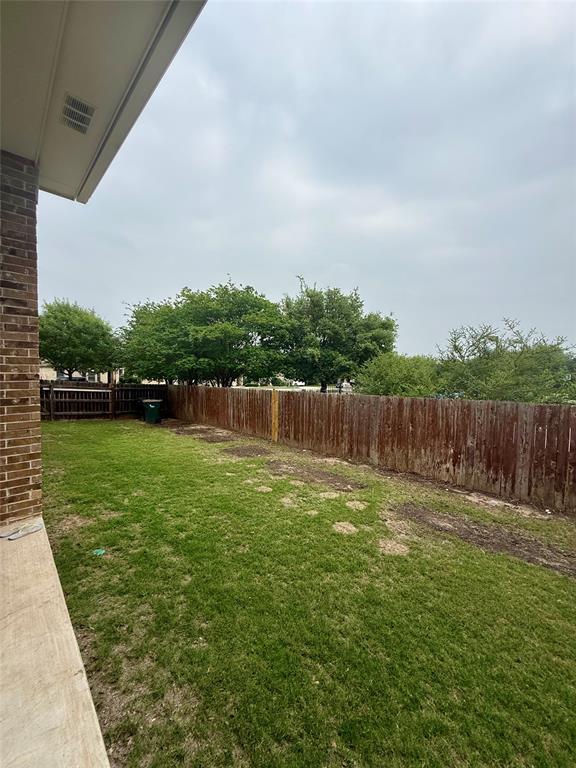 Building Photo - 404 Highland Horizon