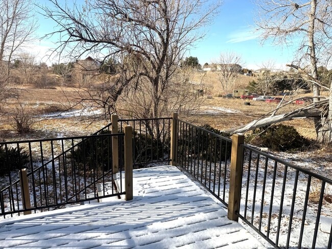 Building Photo - Welcome to Grandview Estates!