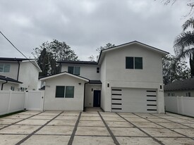 Building Photo - 7720 Jordan Ave
