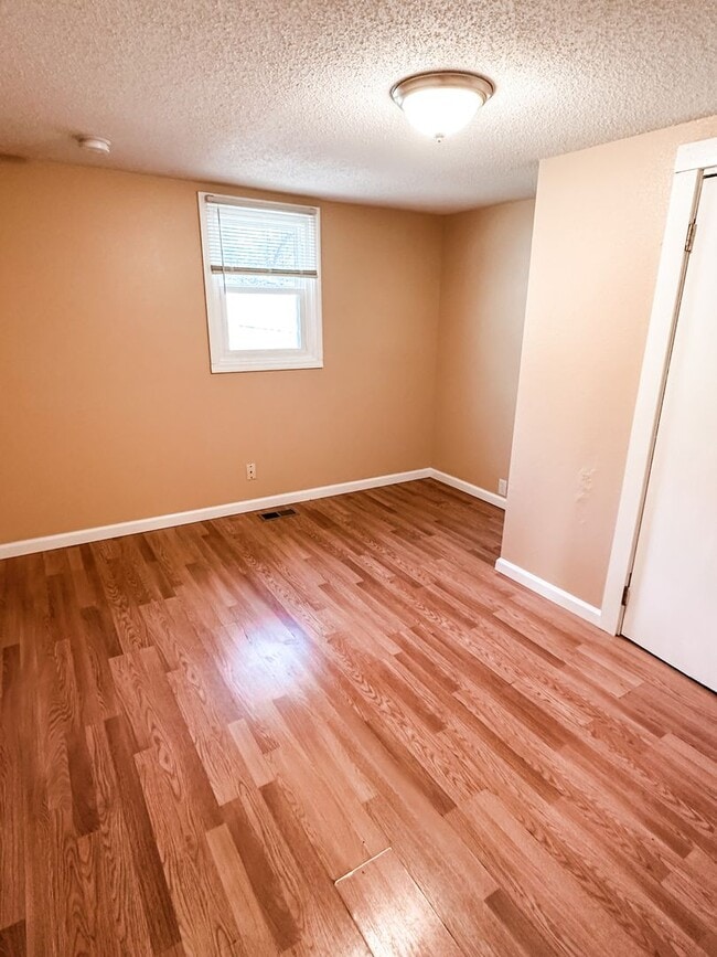 Building Photo - Nicely Updated 3BR/1BA Home!