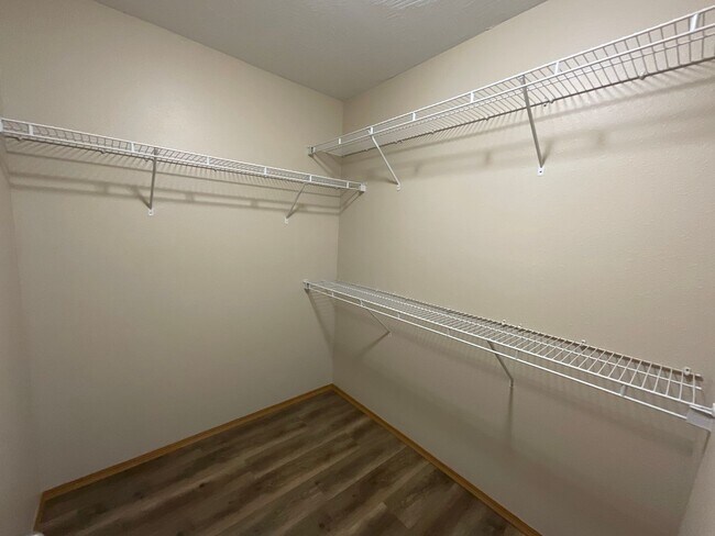 Building Photo - LEASING