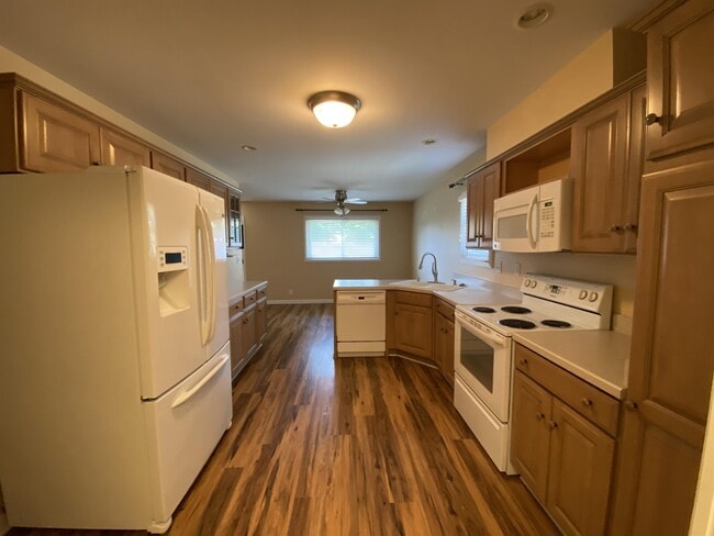 Building Photo - 7424 Crawfordshire Ln