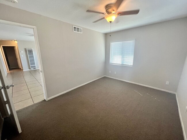Building Photo - 6565 Mojave Ave