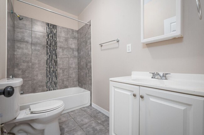 Building Photo - Newly Renovated 3 Bedroom in Charming Balt...