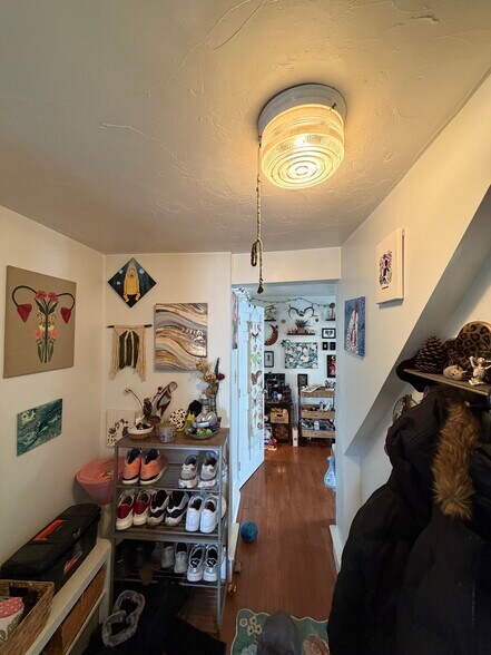 Building Photo - 66 Pleasant St