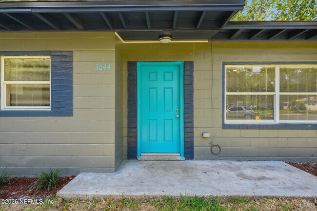 Building Photo - 3044 W 9th St