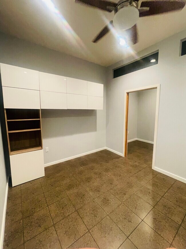 Additional Bedroom Storage - 133 The Promenade N