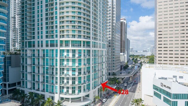 Building Photo - 300 S Biscayne Blvd