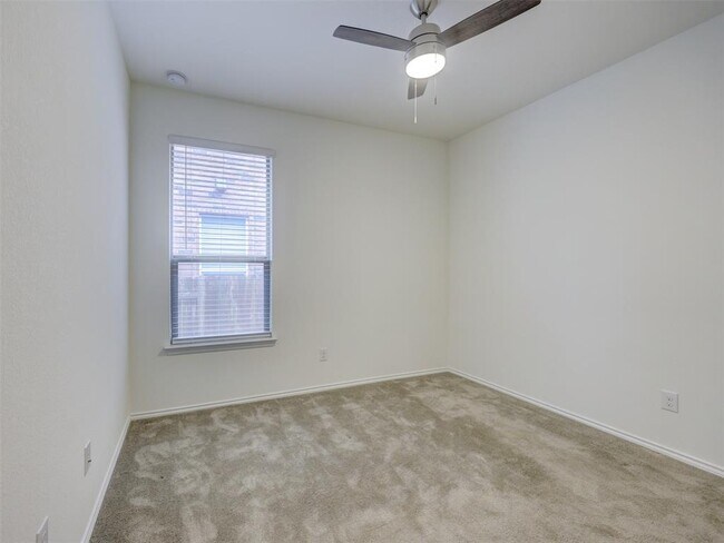 Building Photo - 1045 Arbor Acres Loop