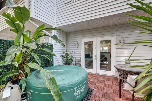 Building Photo - 1953 NE 15th Ave