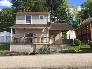 Building Photo - 3-Bedroom Single-Family Home for Rent in Irwin, PA
