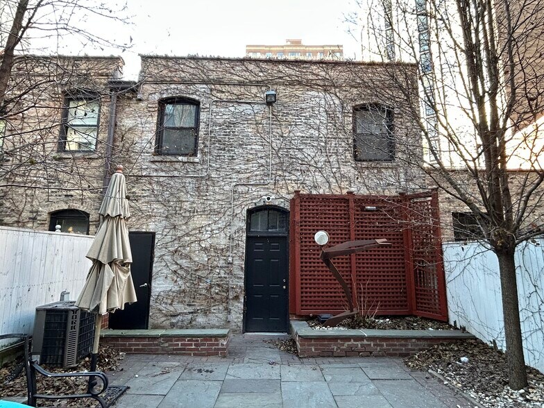 Building Photo - 1246 N State Pky