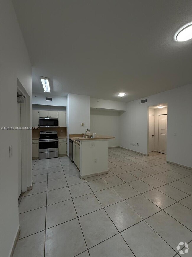Building Photo - 7280 NW 114th Ave