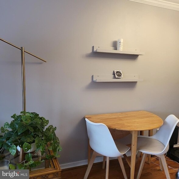 Building Photo - 710 W Glebe Rd