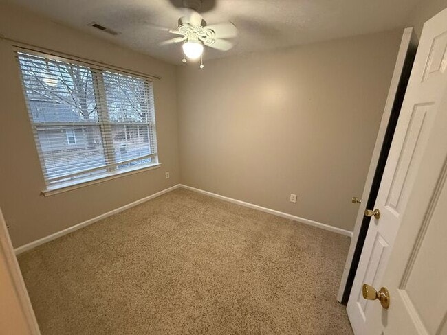 Building Photo - https://youtu.be/wyzPNZAWVWA?si=NV1Tv_AtGaQrvtzh