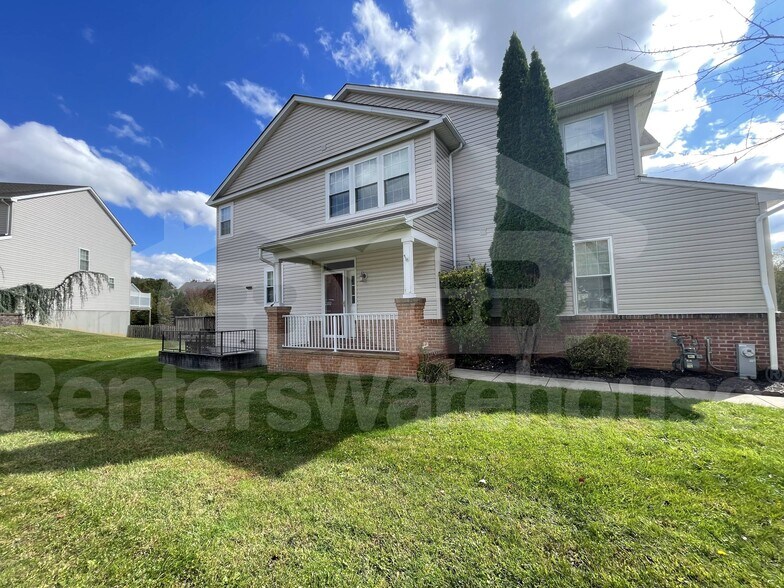 Building Photo - 217 Colgate Dr