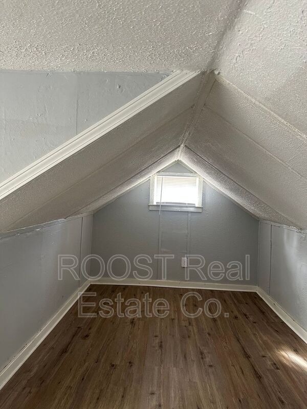 Building Photo - 2864 E 10th Ave