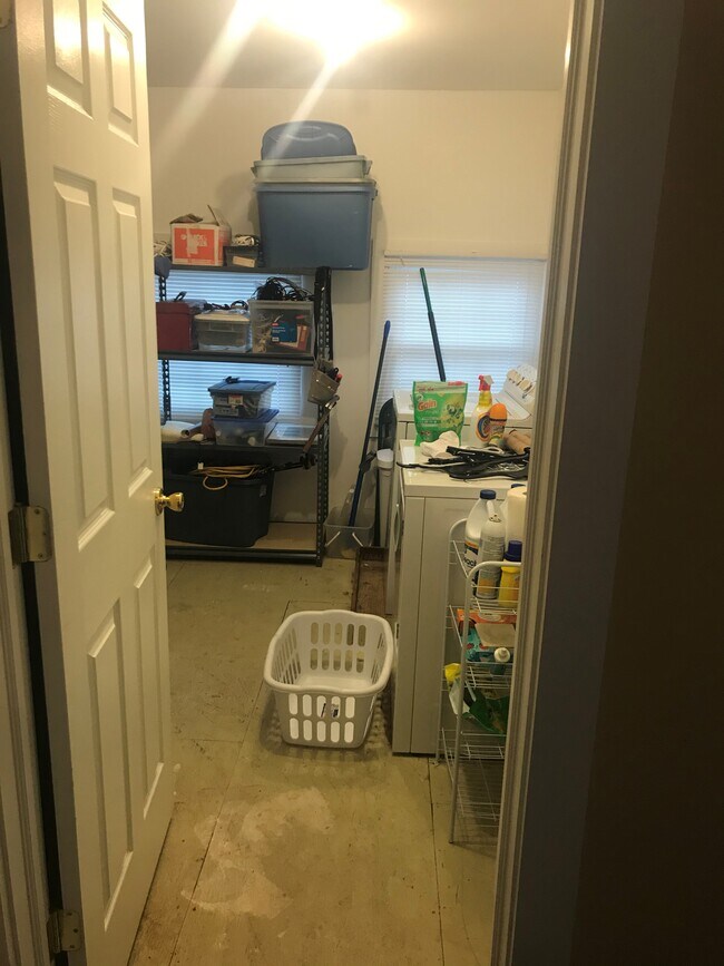 Building Photo - 30 East Main St.