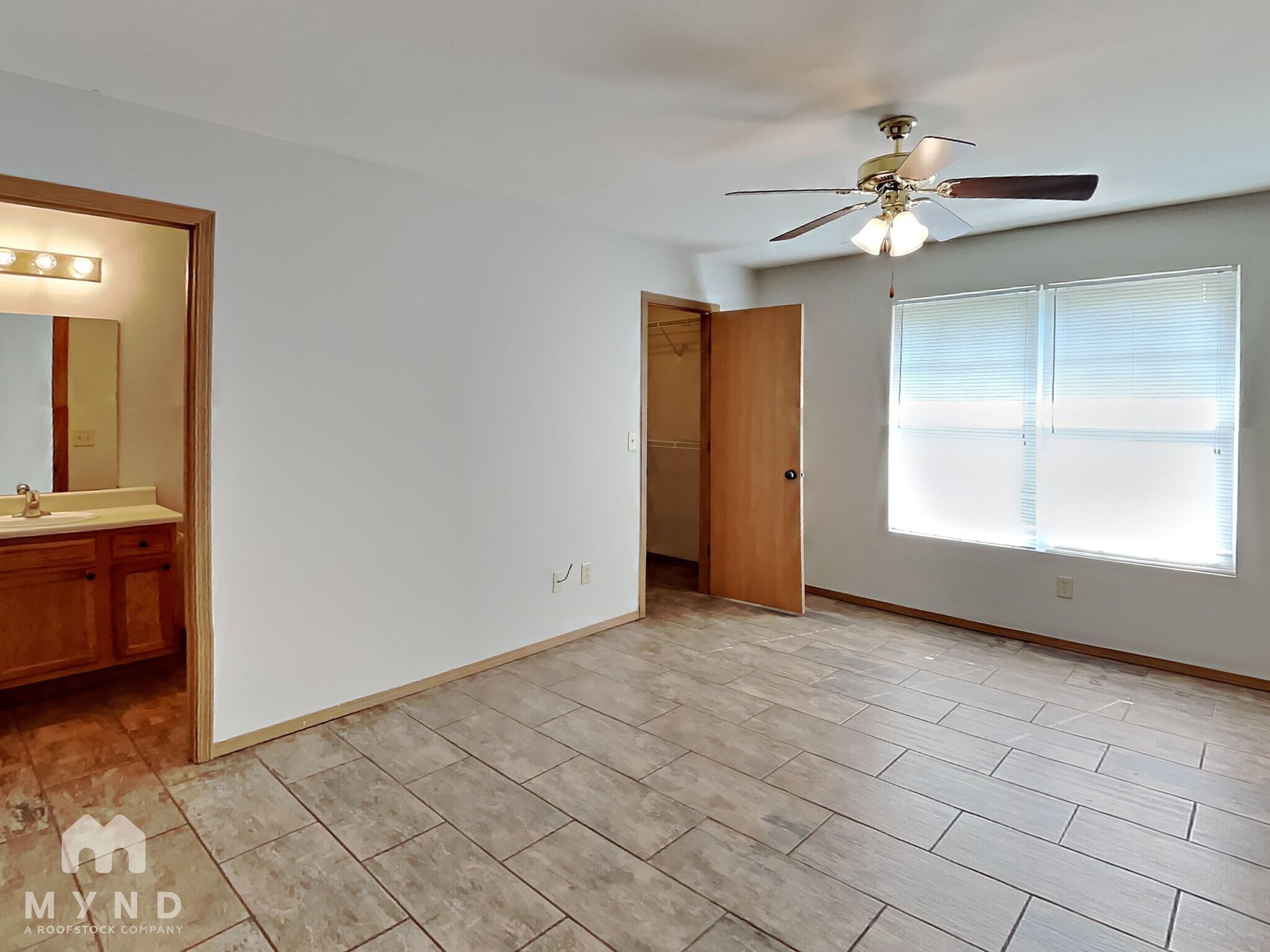 Building Photo - 1130 S Clifton Ave