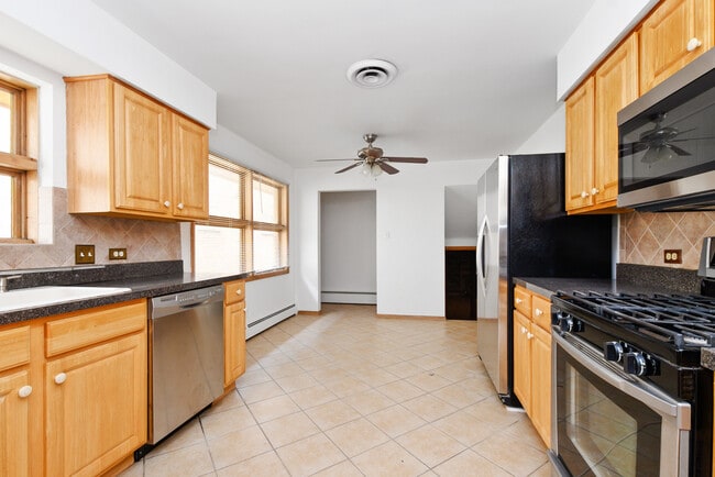 Building Photo - 6238 W 63rd St