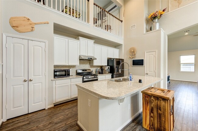 Building Photo - 30434 Butternut Oak Ln