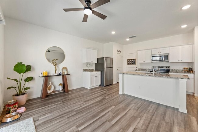 Building Photo - 220 Dirty Harry Dr