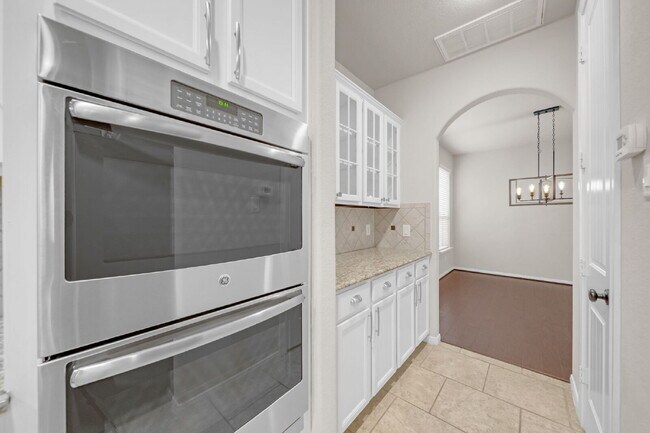 Building Photo - Welcome home to this beautiful home in the...