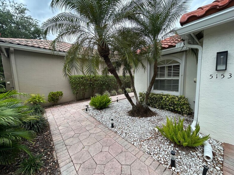 Building Photo - 5153 Brookview Dr