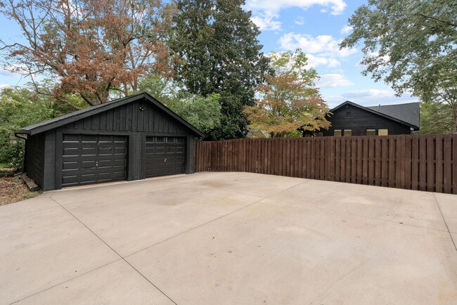 Building Photo - McCullough Heights
