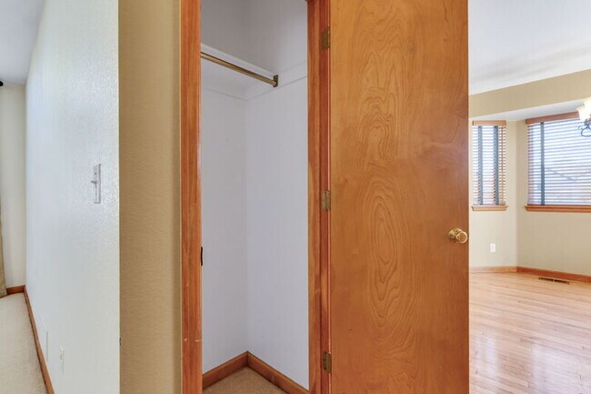 Building Photo - 9584 Las Colinas Dr