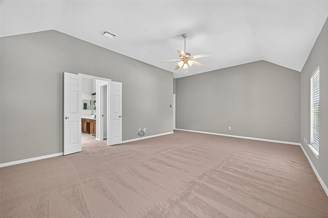 Building Photo - Double Lake Drive, Missouri City, TX 77459 - 4 BR 2.5 BA single-family home