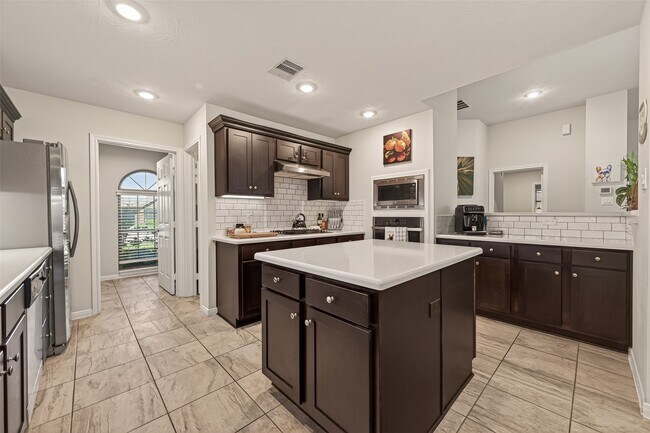 Building Photo - 6546 Grapevine Bend