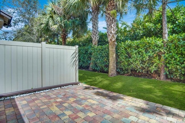 Building Photo - 2374 Post St