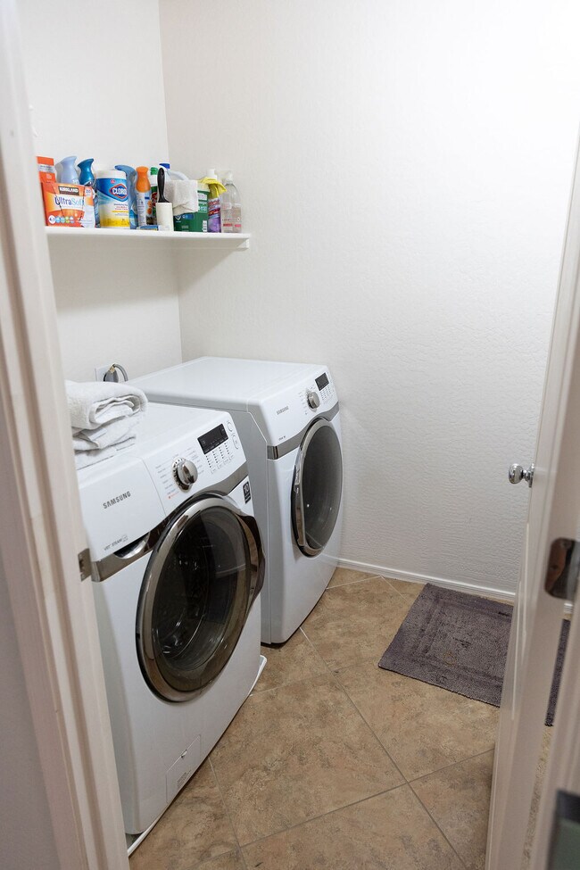 Building Photo - 3279 E Milky Way