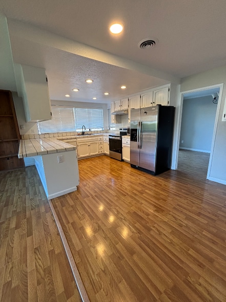 Building Photo - 3733 Chippewa St