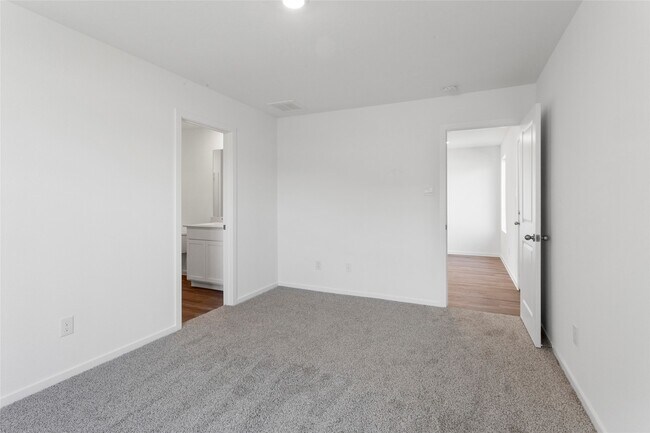 Building Photo - 40839 Hawthorne Glades St