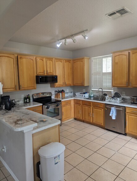 Building Photo - 14503 Kristenright LN