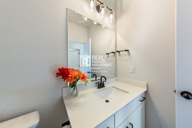 Building Photo - 2105 Bonavista Wy