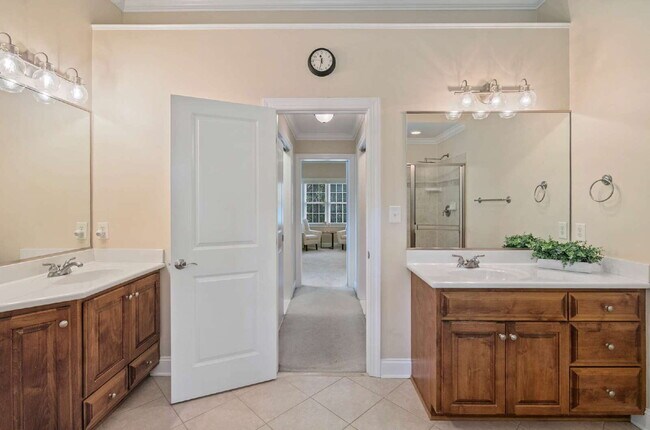 Building Photo - 4 Bed/3 Full Bath Furnished Home in Cary!