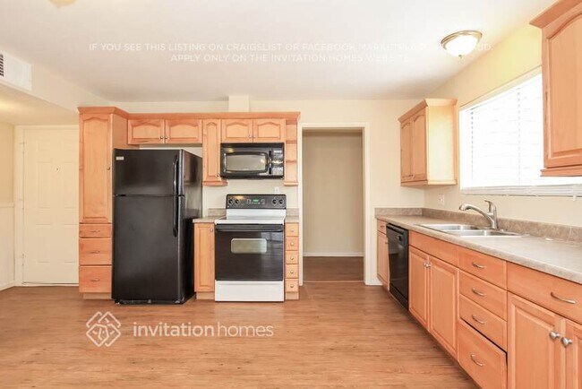 Building Photo - 8615 N 36th Ave