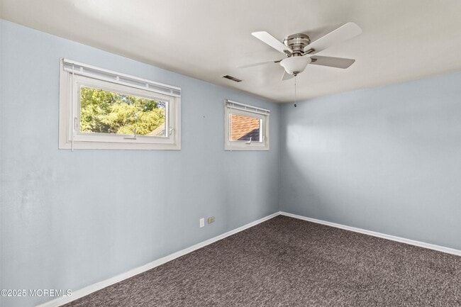 Building Photo - 633 N Manetta Dr
