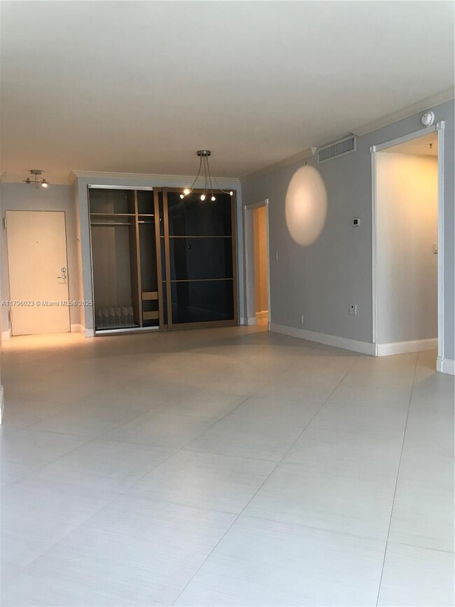 Building Photo - 3001 S Ocean Dr