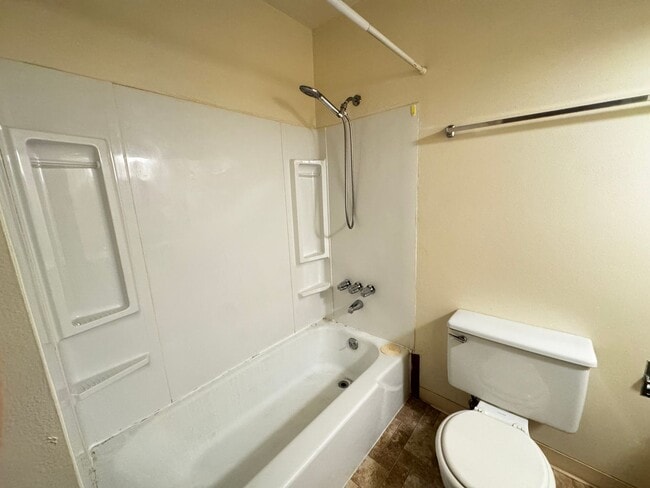 Building Photo - 3 Bedroom 2 Bath Home Located in Arcata!